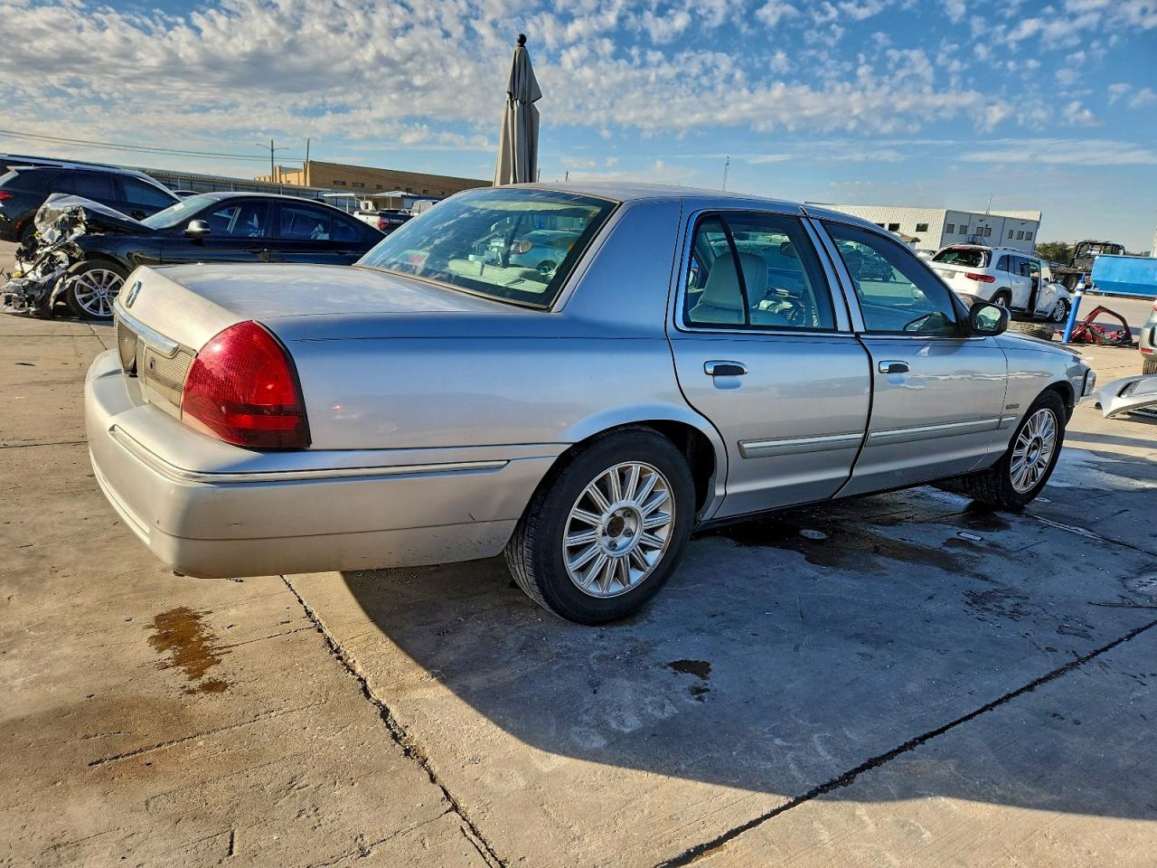 2010 MERCURY GRAND MARQUIS LS photo 3
