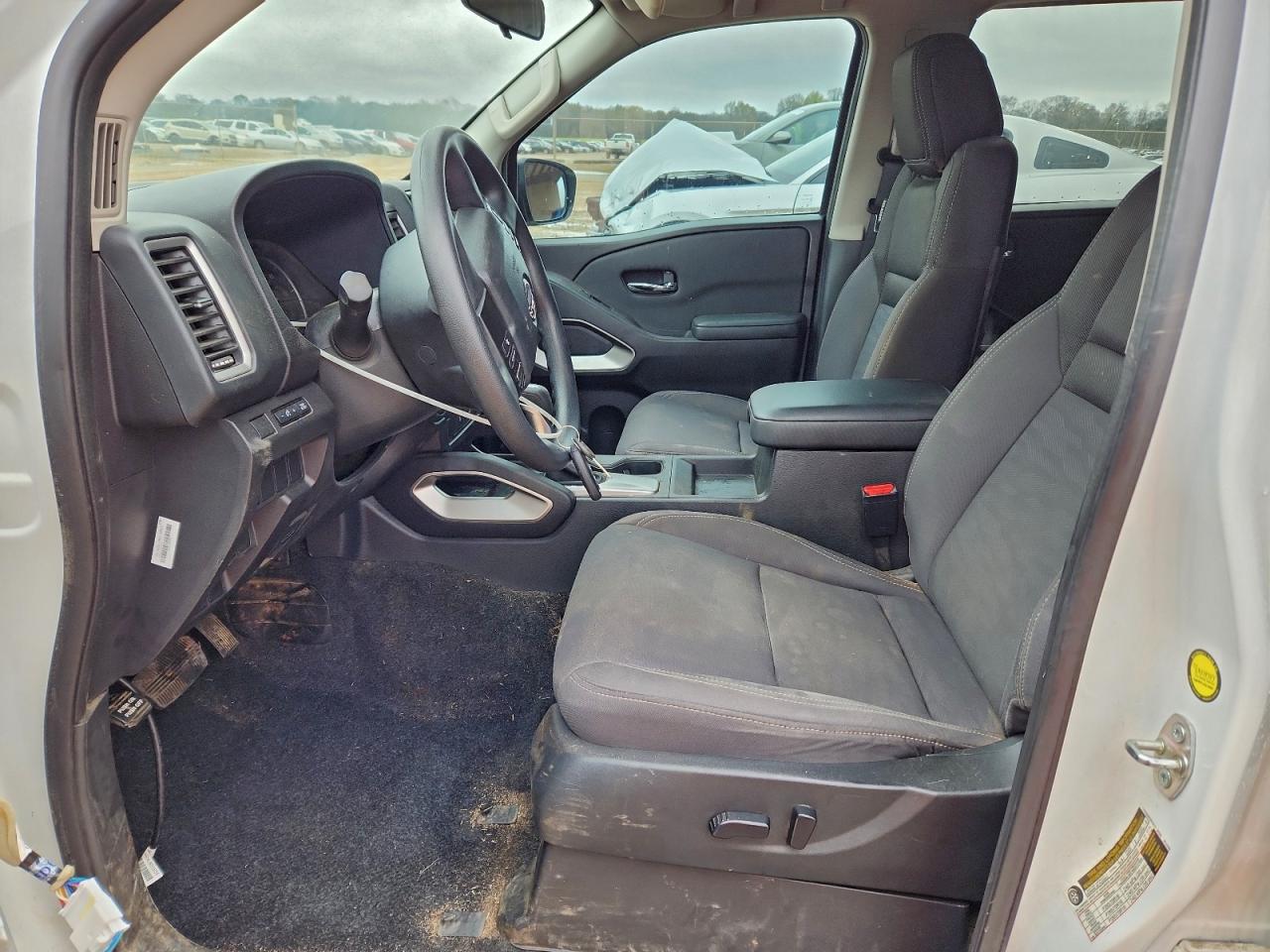 2024 NISSAN FRONTIER SV photo 7
