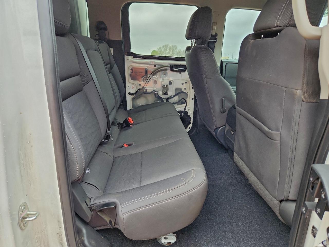 2024 NISSAN FRONTIER SV photo 10