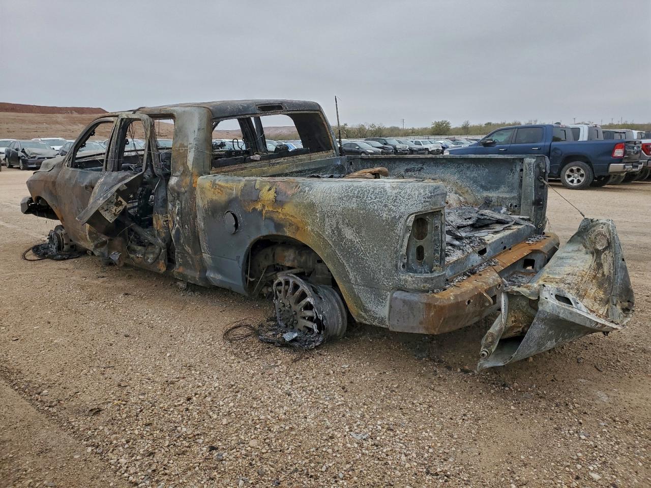 2017 RAM 2500 LARAMIE photo 4