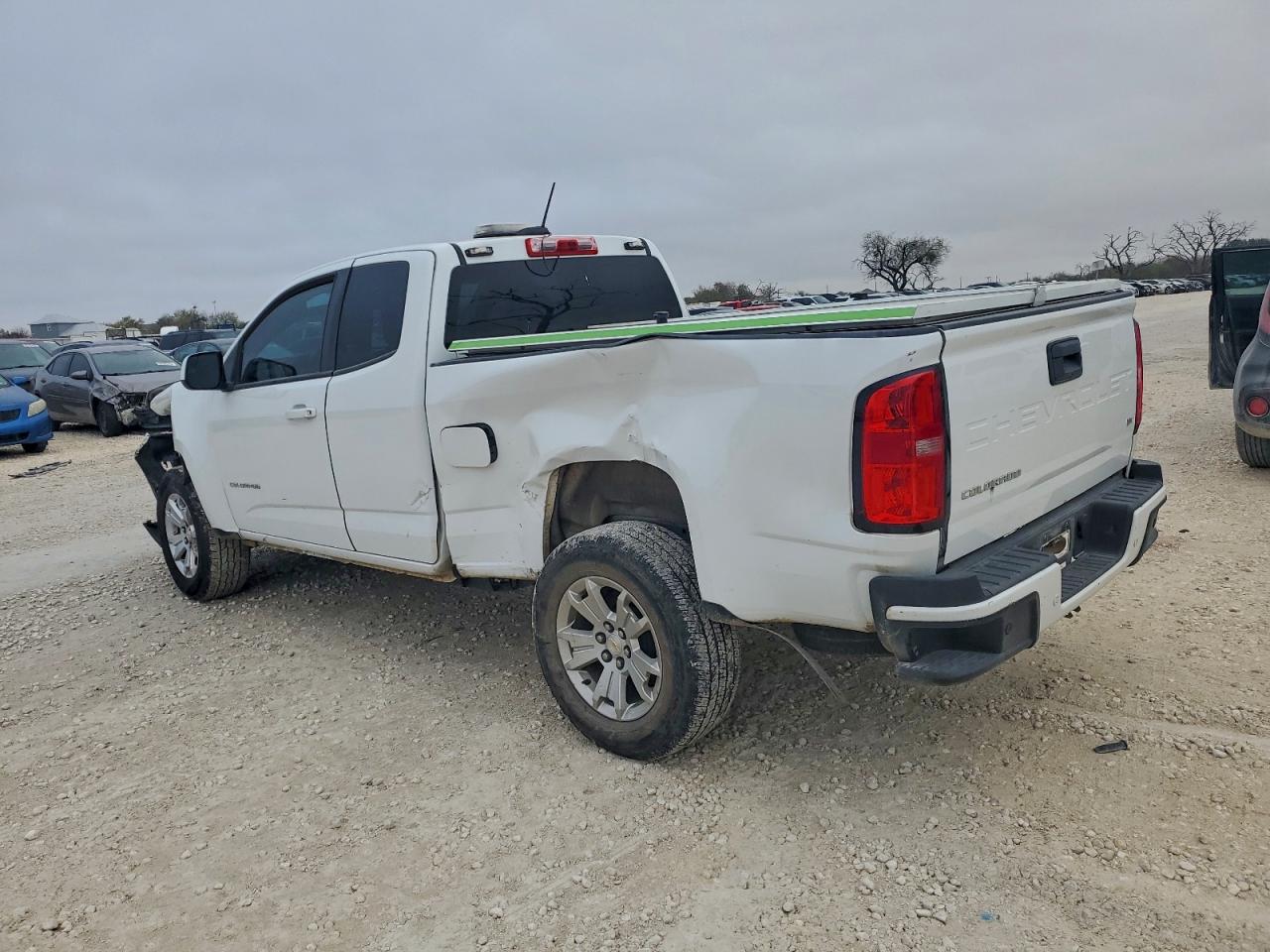 2022 CHEVROLET COLORADO LT photo 2
