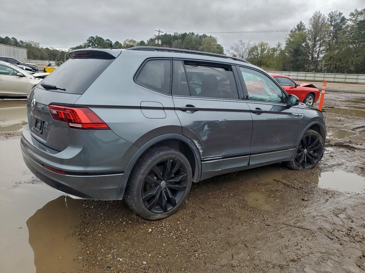 2021 VOLKSWAGEN TIGUAN SE photo 5