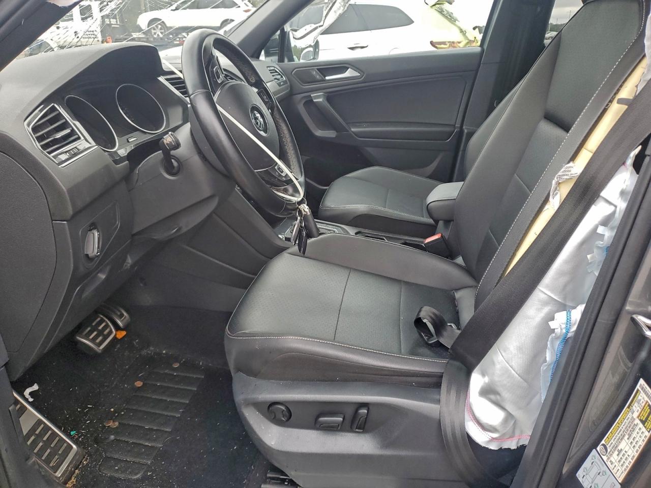 2021 VOLKSWAGEN TIGUAN SE photo 13