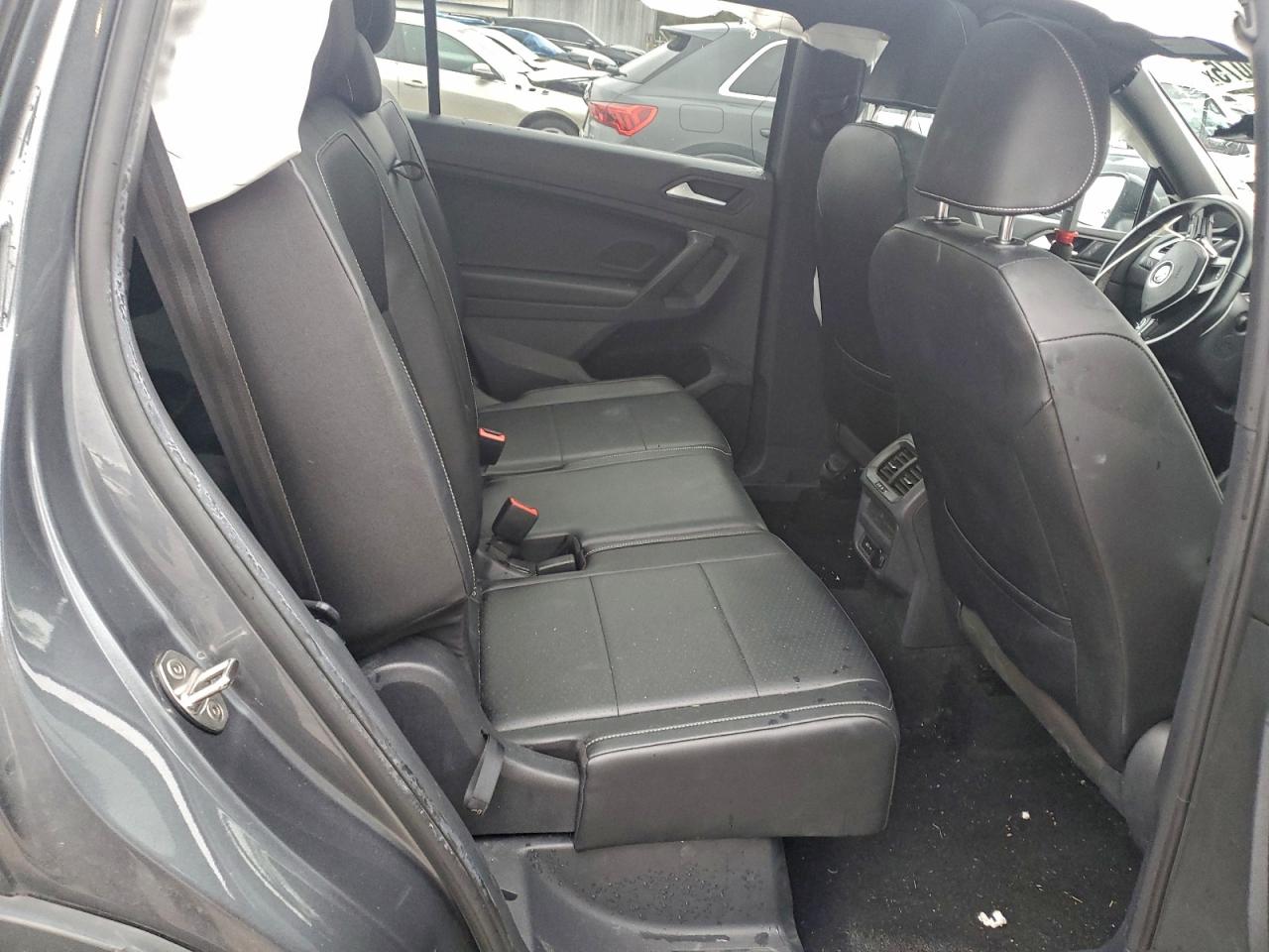 2021 VOLKSWAGEN TIGUAN SE photo 21