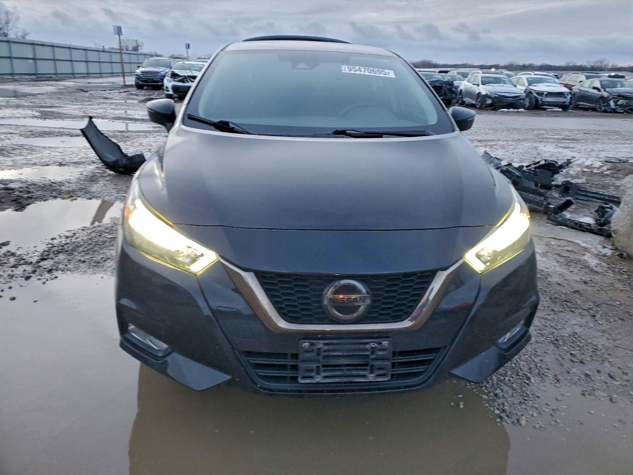 2020 NISSAN VERSA SR photo 9