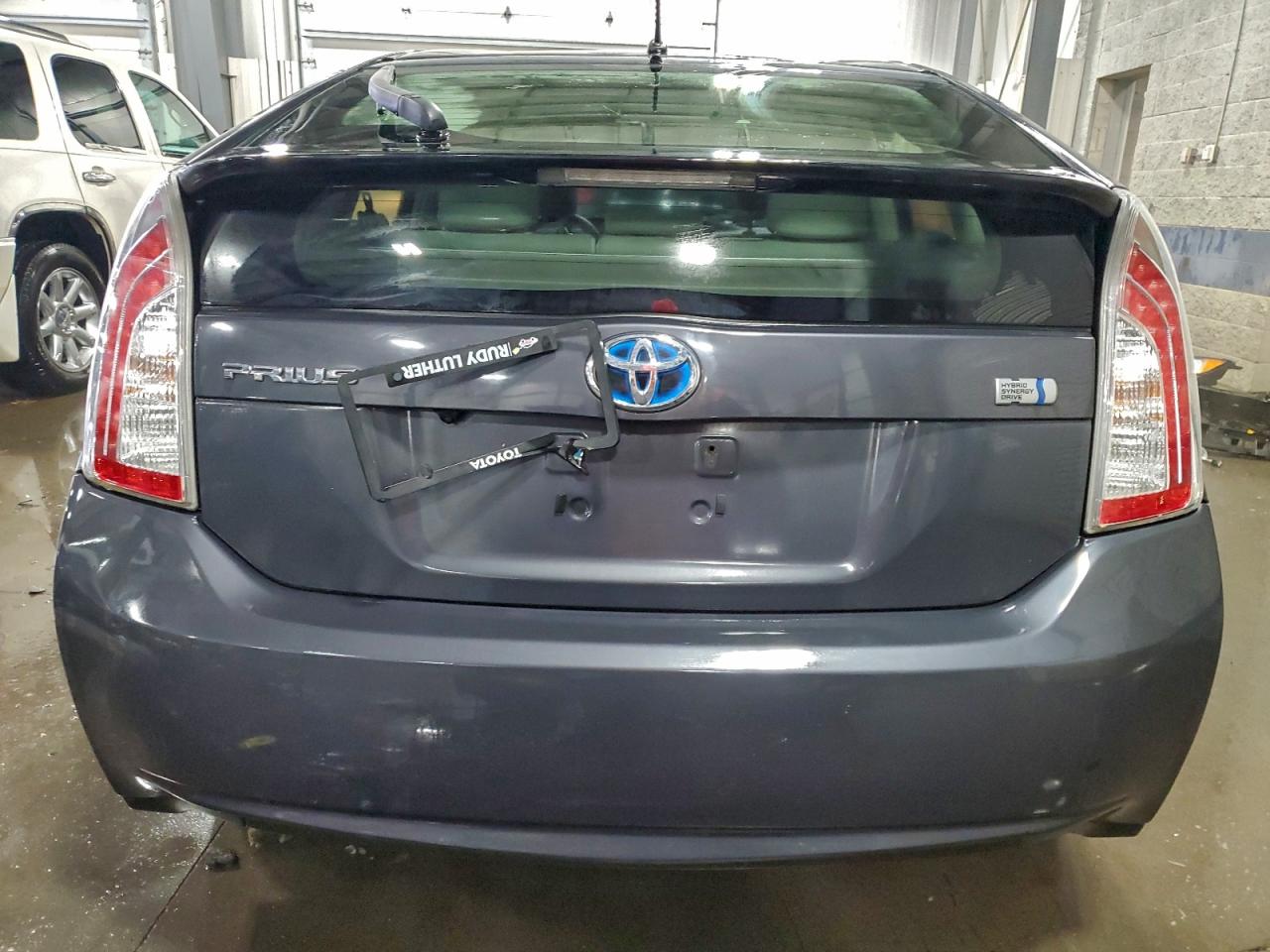2013 TOYOTA PRIUS TWO photo 6