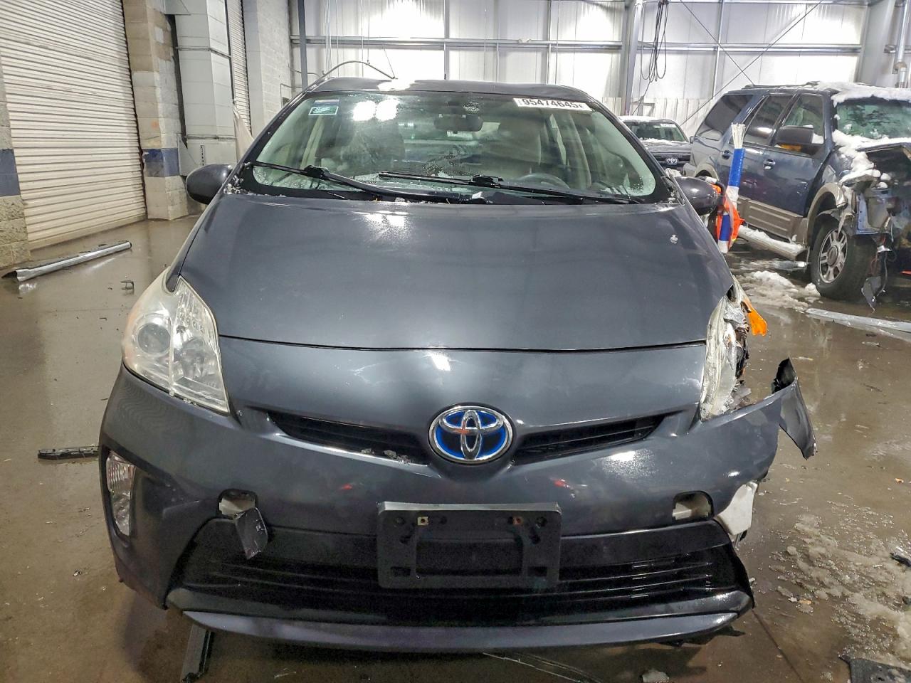 2013 TOYOTA PRIUS TWO photo 5