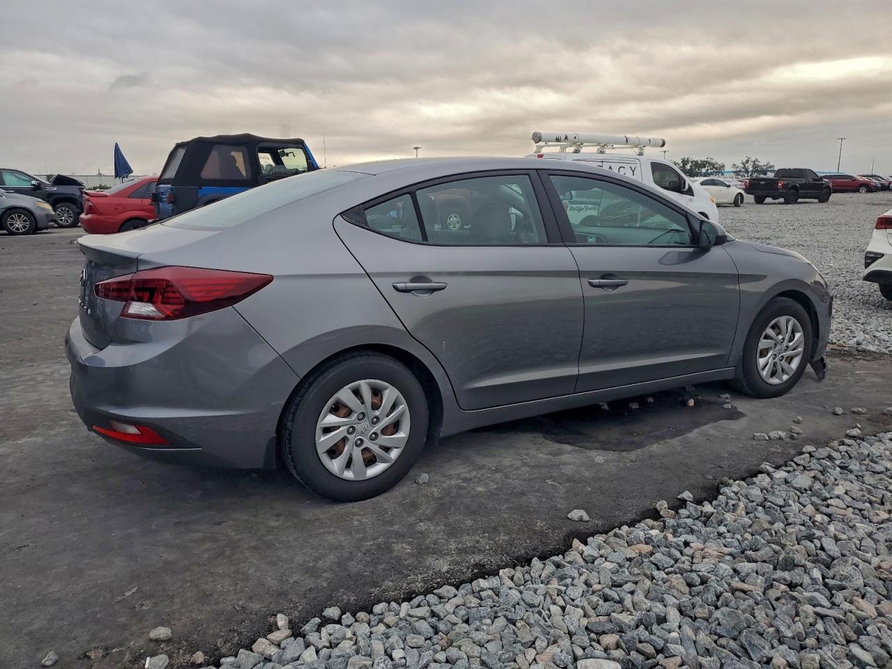 2019 HYUNDAI ELANTRA SE photo 7