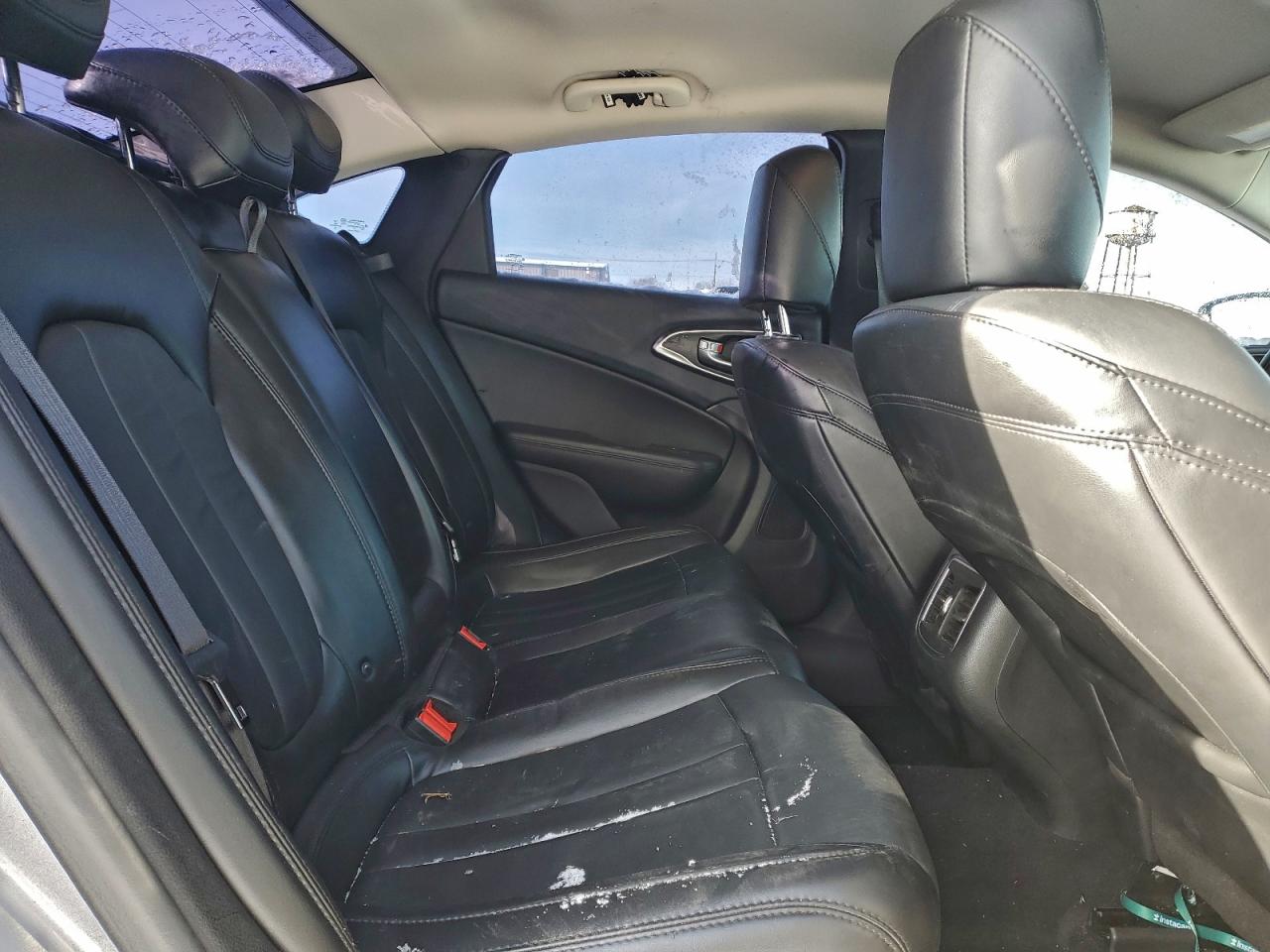 2016 CHRYSLER 200 C photo 10