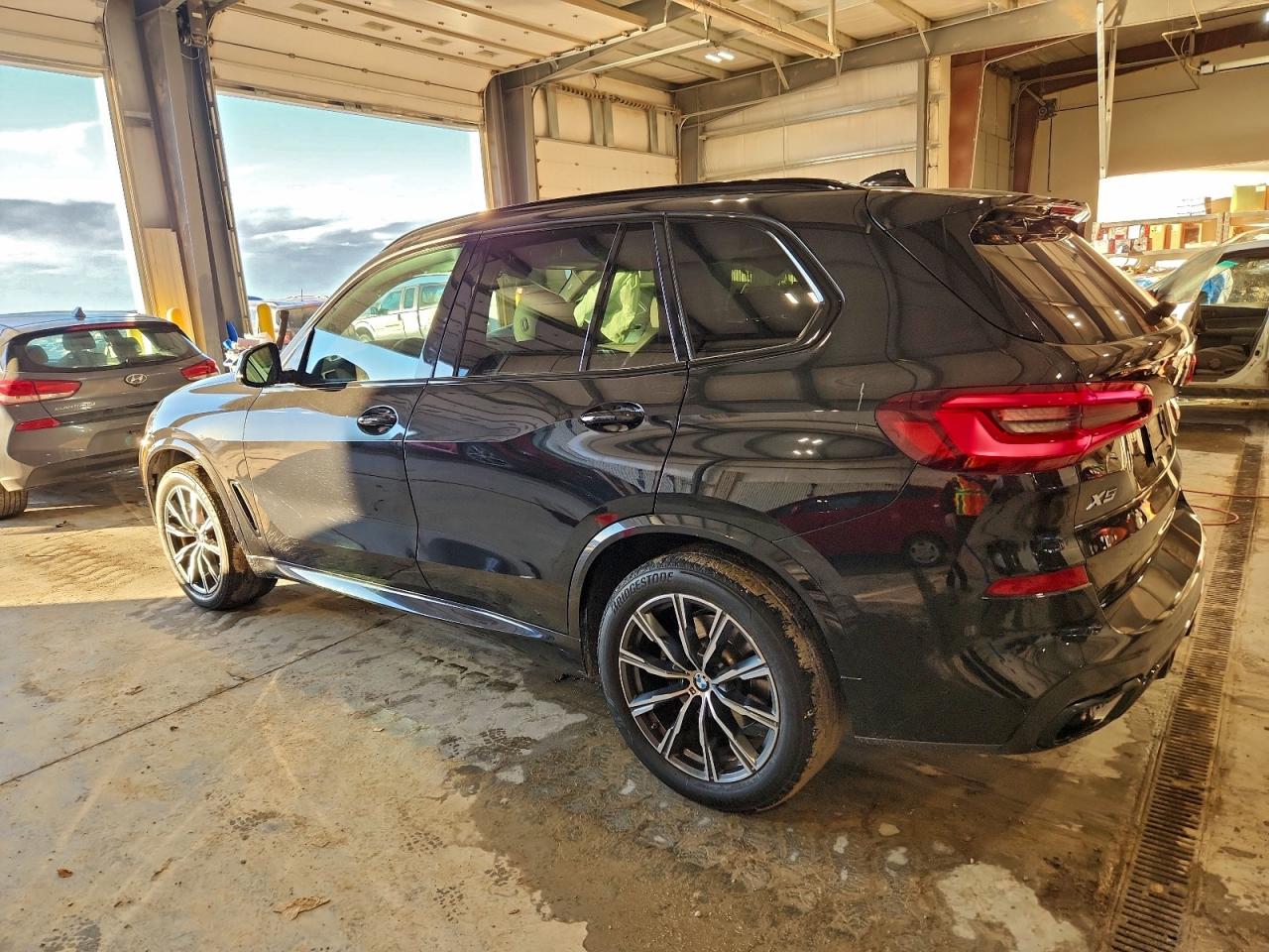 2022 BMW X5 XDRIVE40I photo 2