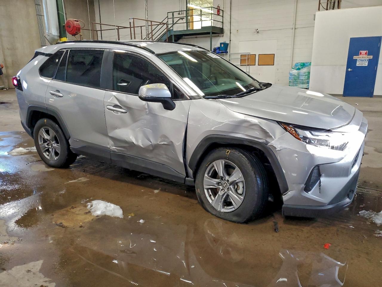 2022 TOYOTA RAV4 photo 4