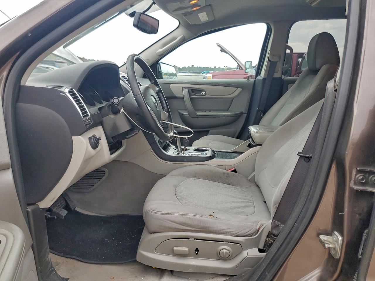 2010 GMC ACADIA SLE photo 13