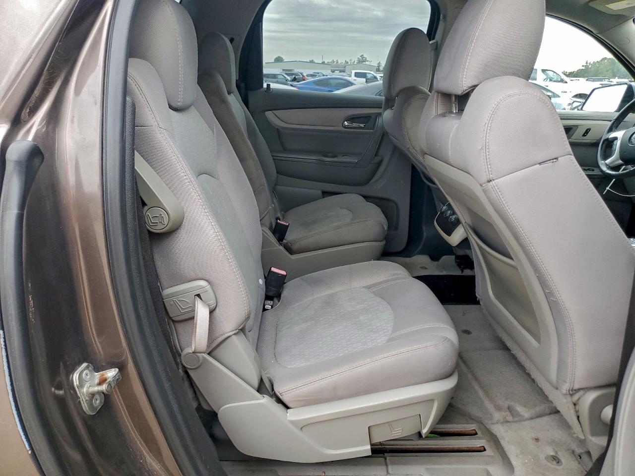 2010 GMC ACADIA SLE photo 21