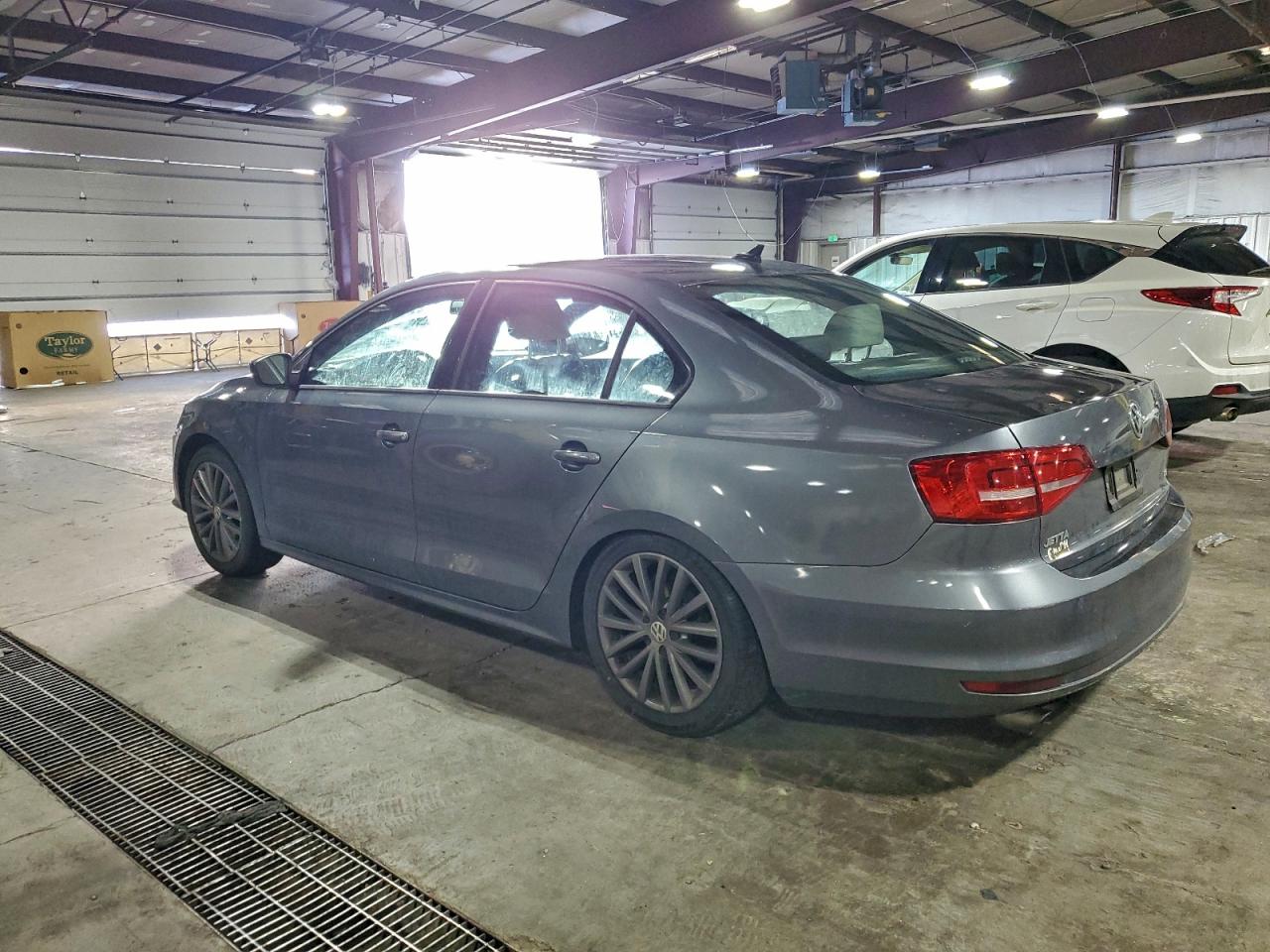 2016 VOLKSWAGEN JETTA SPORT photo 2