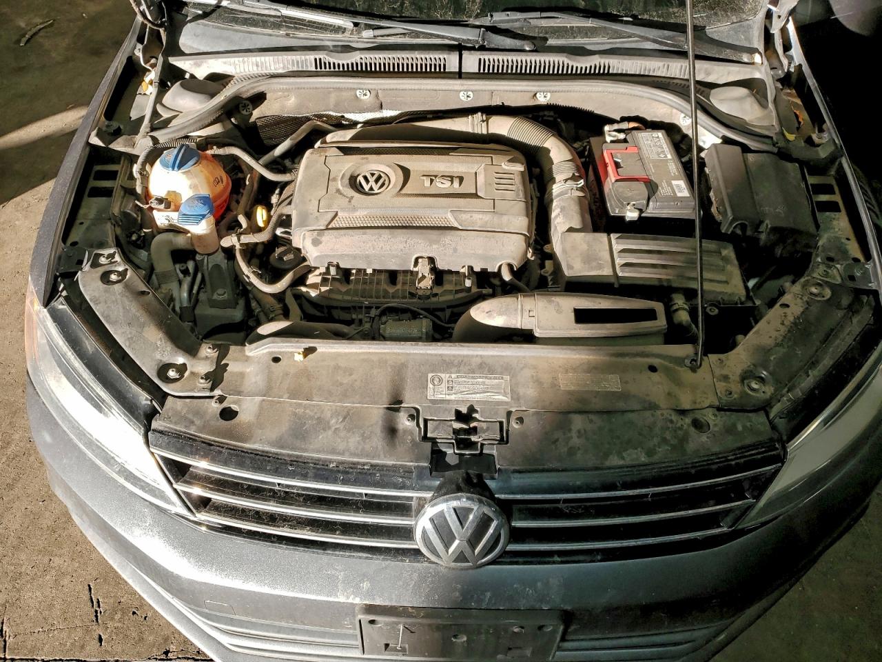 2016 VOLKSWAGEN JETTA SPORT photo 11