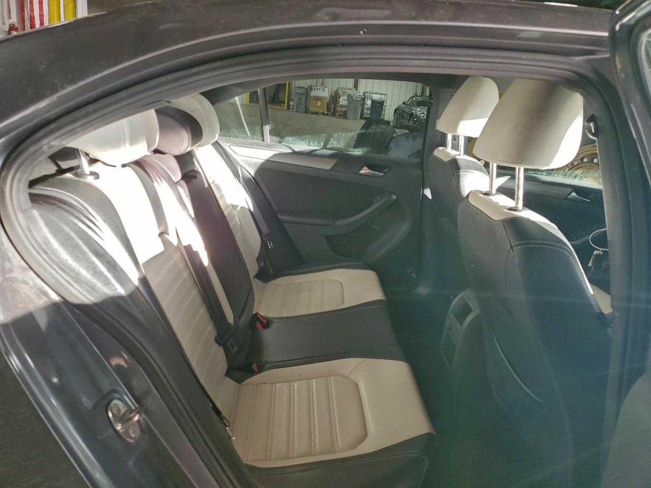 2016 VOLKSWAGEN JETTA SPORT photo 10