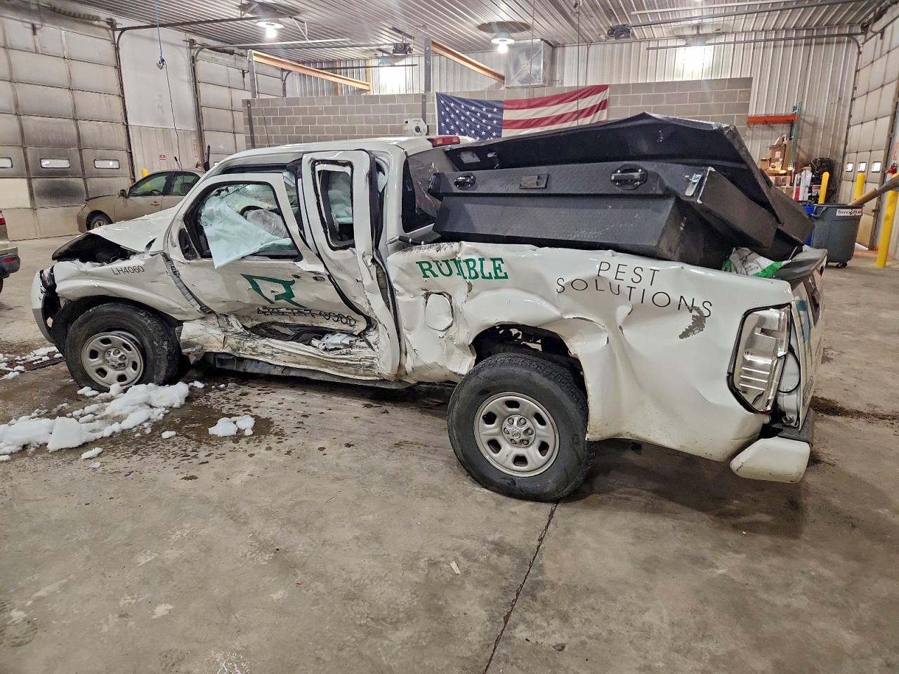 2019 NISSAN FRONTIER S photo 2