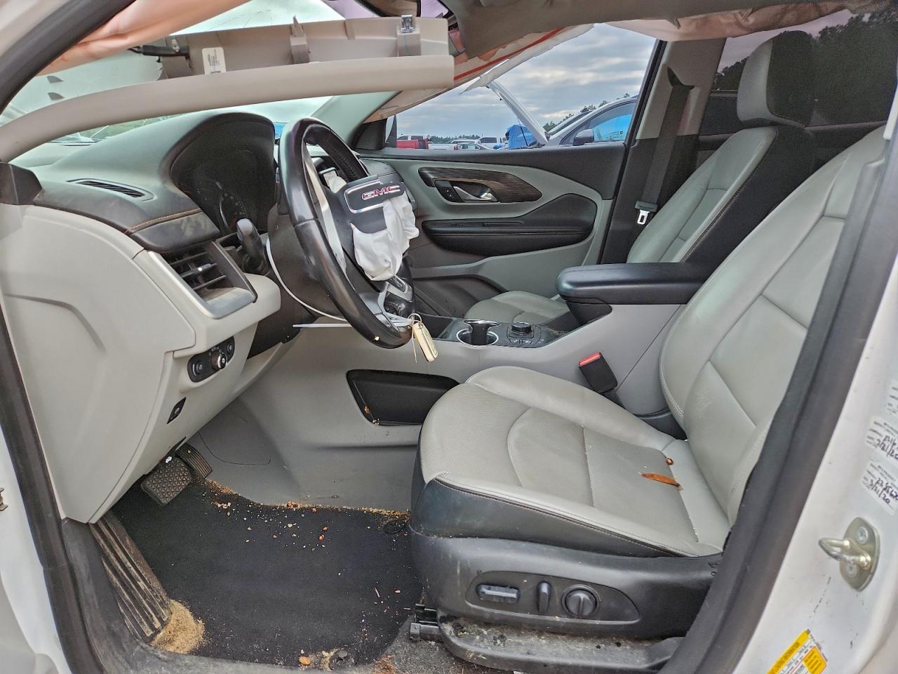 2019 GMC TERRAIN SLT photo 13