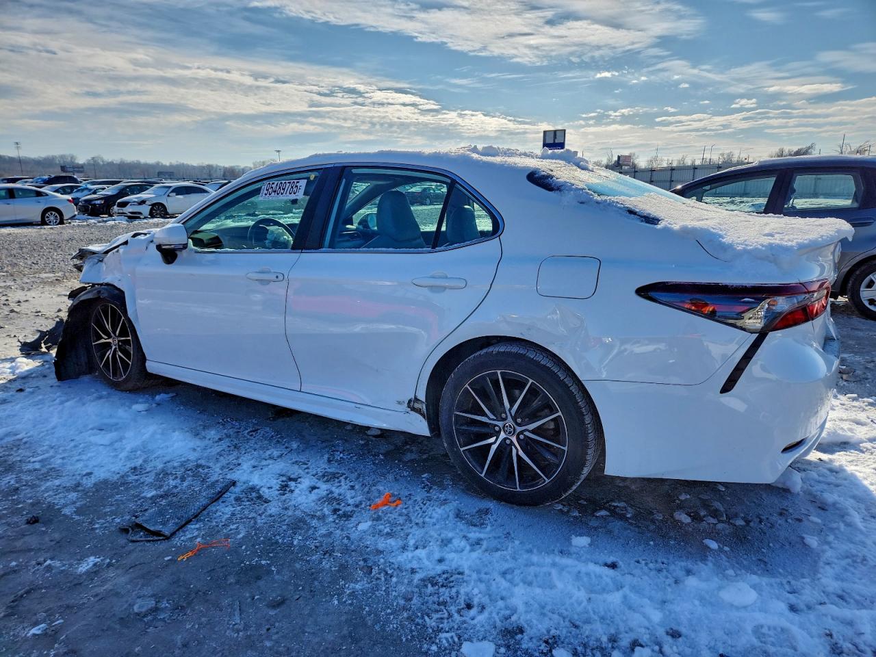 2022 TOYOTA CAMRY SE photo 2
