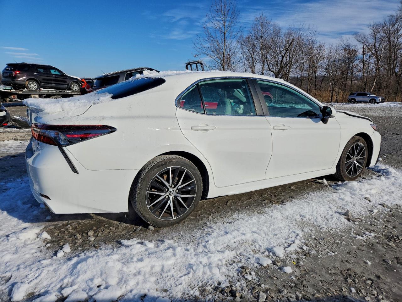 2022 TOYOTA CAMRY SE photo 3