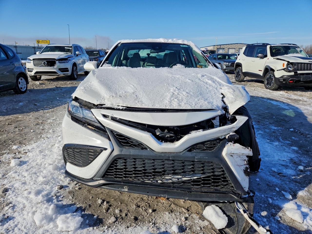 2022 TOYOTA CAMRY SE photo 5
