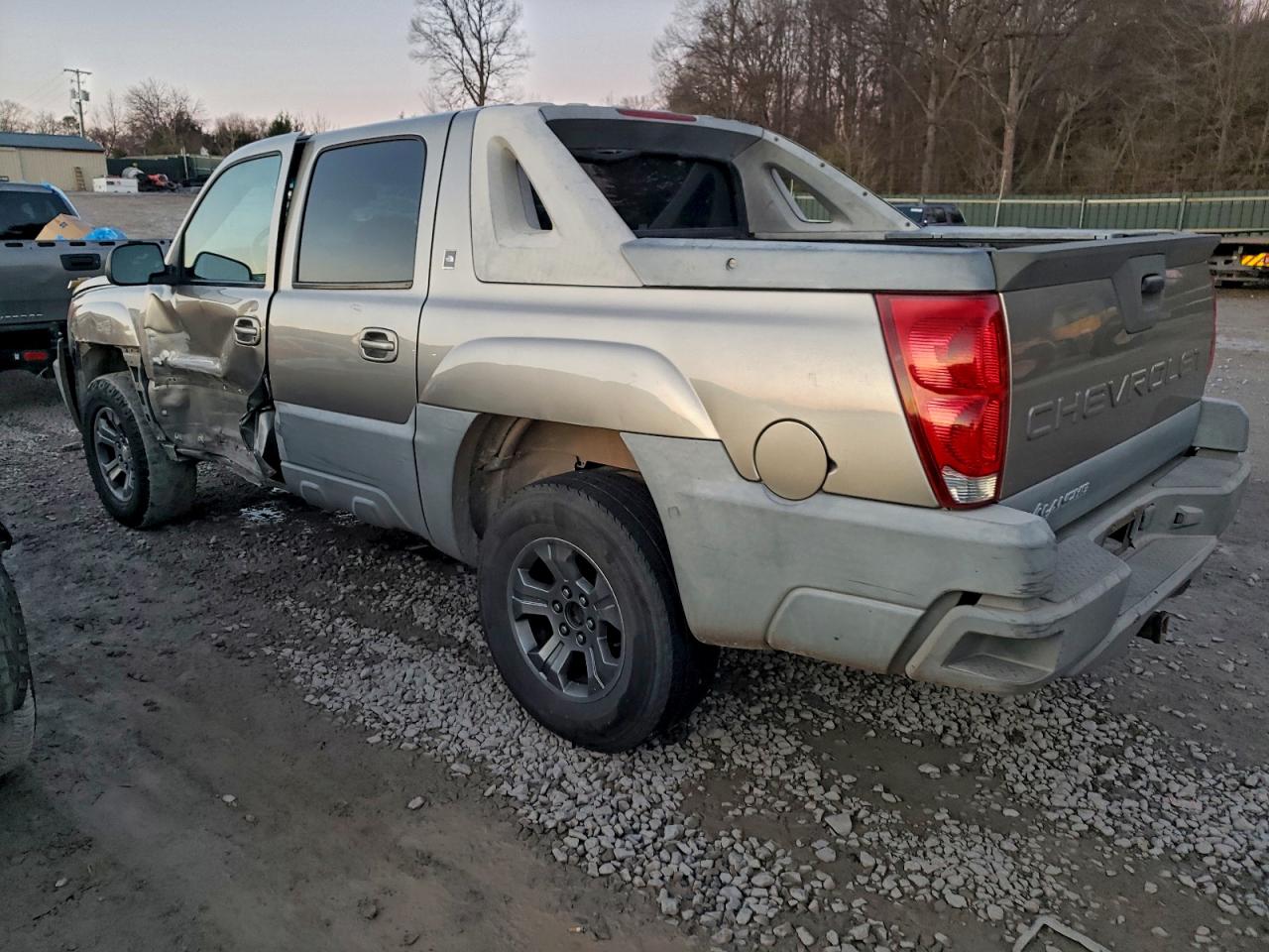 2002 CHEVROLET AVALANCHE K1500 photo 3