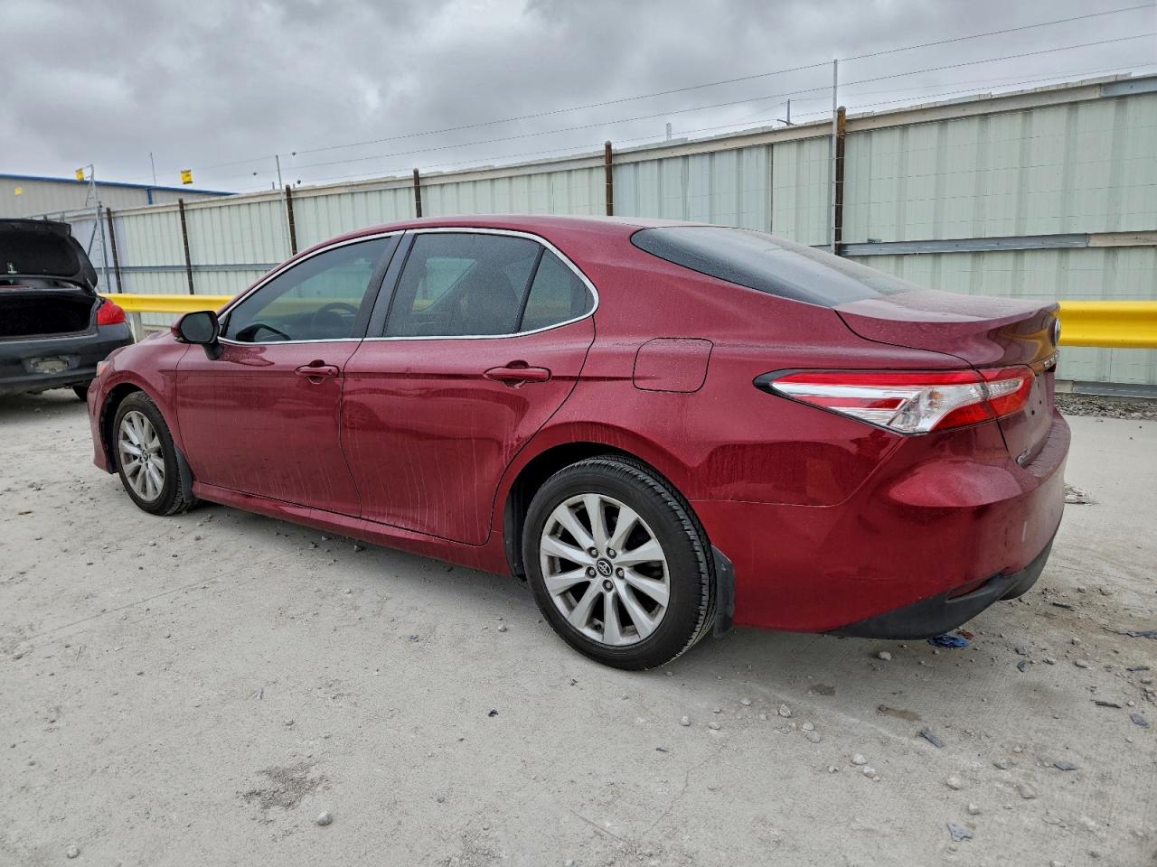 2018 TOYOTA CAMRY L photo 2