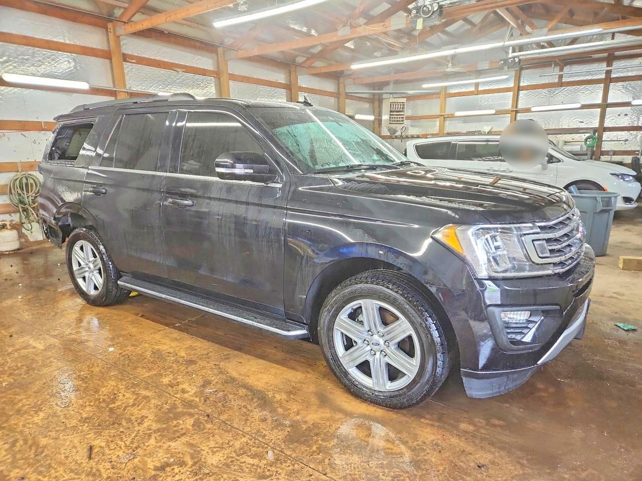 2019 FORD EXPEDITION XLT photo 4