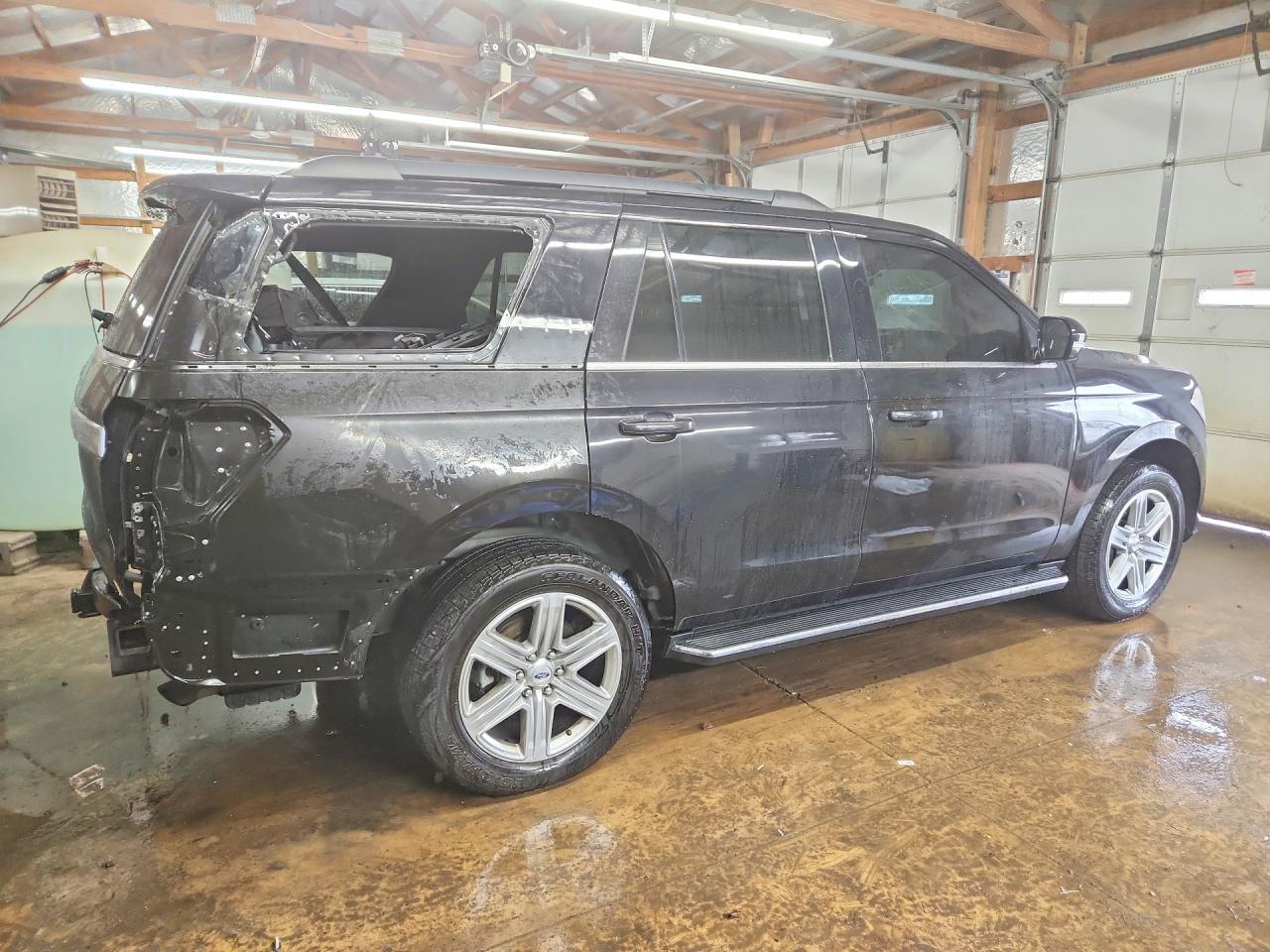 2019 FORD EXPEDITION XLT photo 3