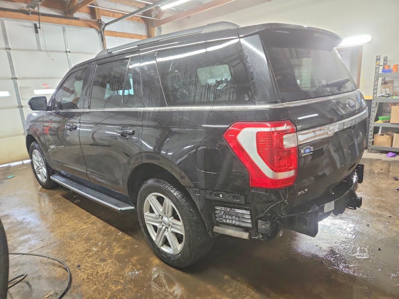 2019 FORD EXPEDITION XLT photo 2