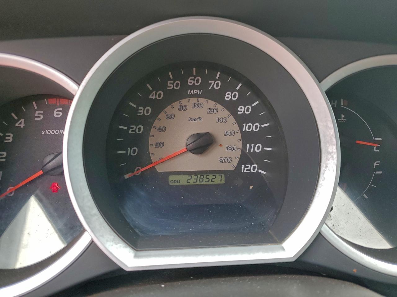2006 TOYOTA TACOMA photo 9