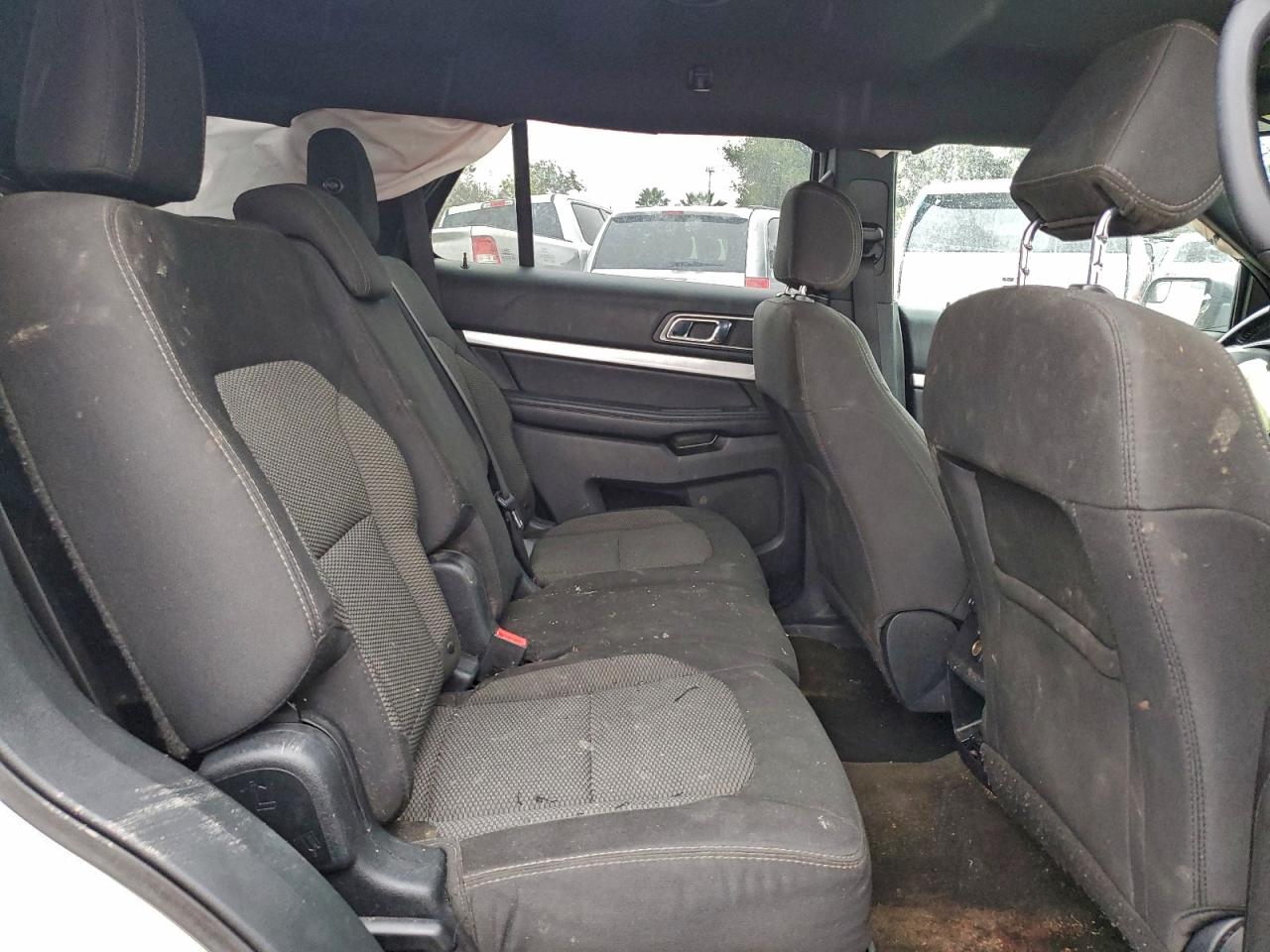 2017 FORD EXPLORER XLT photo 28