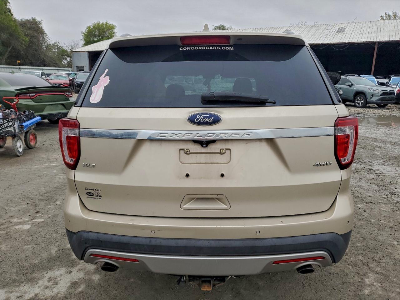 2017 FORD EXPLORER XLT photo 16