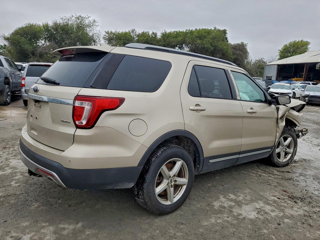 2017 FORD EXPLORER XLT photo 7
