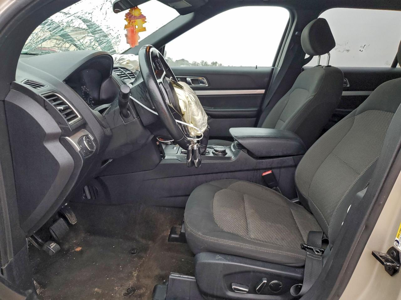 2017 FORD EXPLORER XLT photo 19