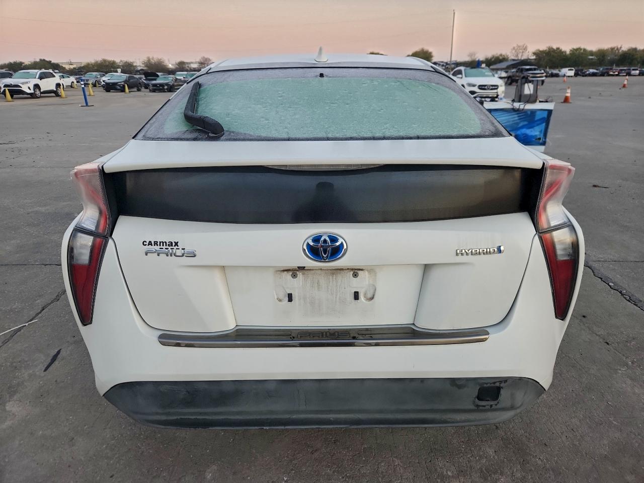 2017 TOYOTA PRIUS TWO photo 6