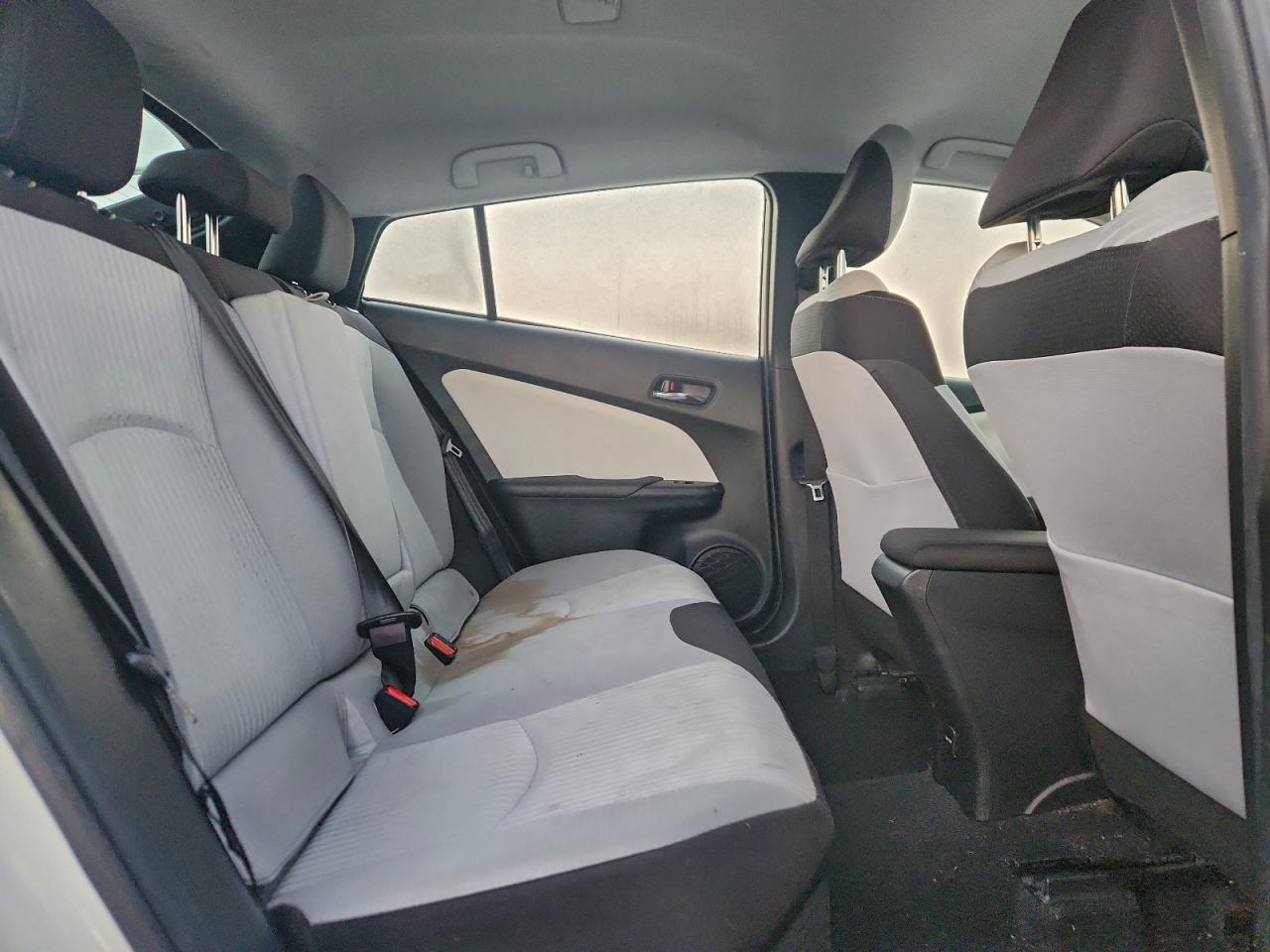 2017 TOYOTA PRIUS TWO photo 10