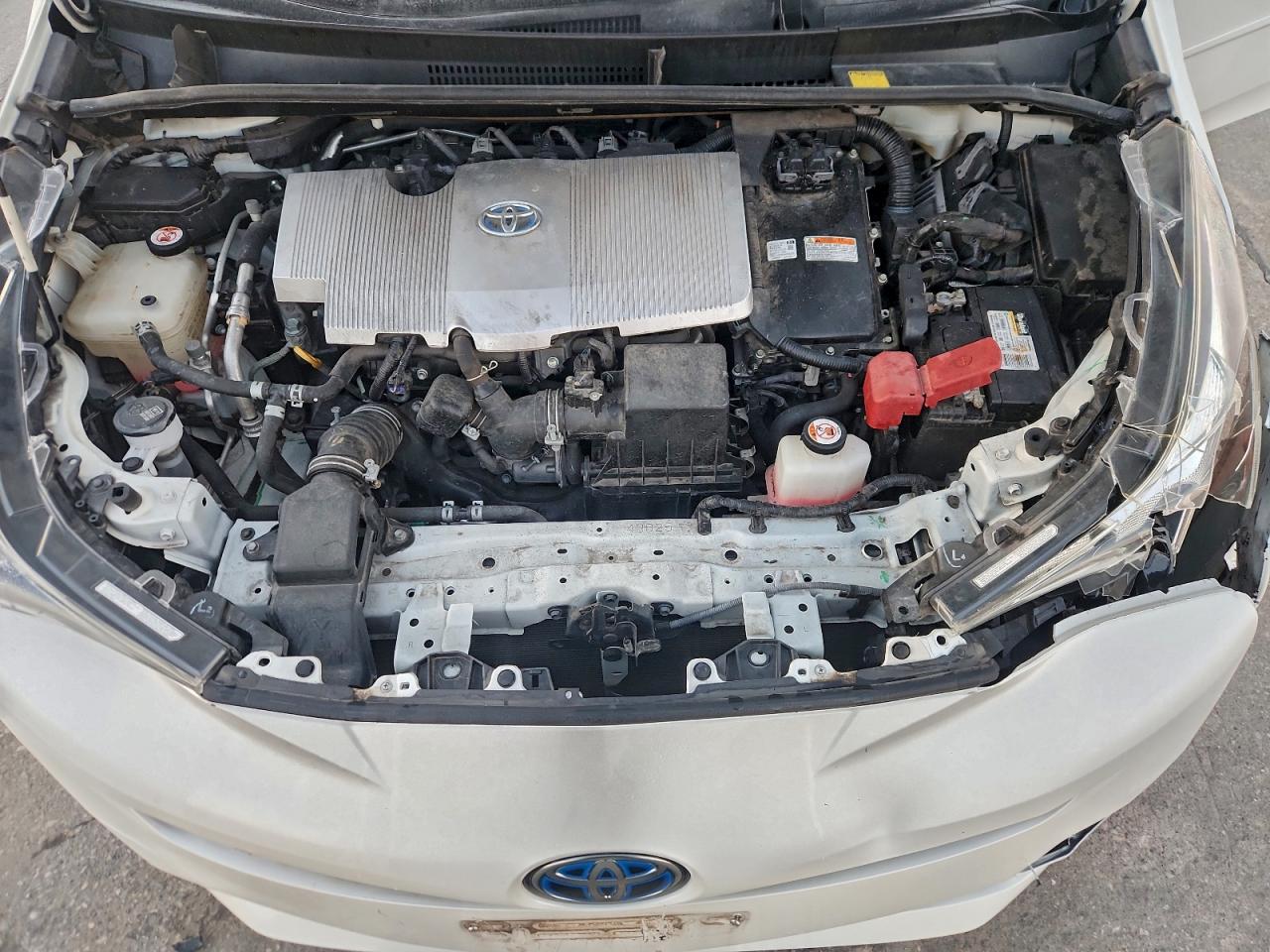 2017 TOYOTA PRIUS TWO photo 11