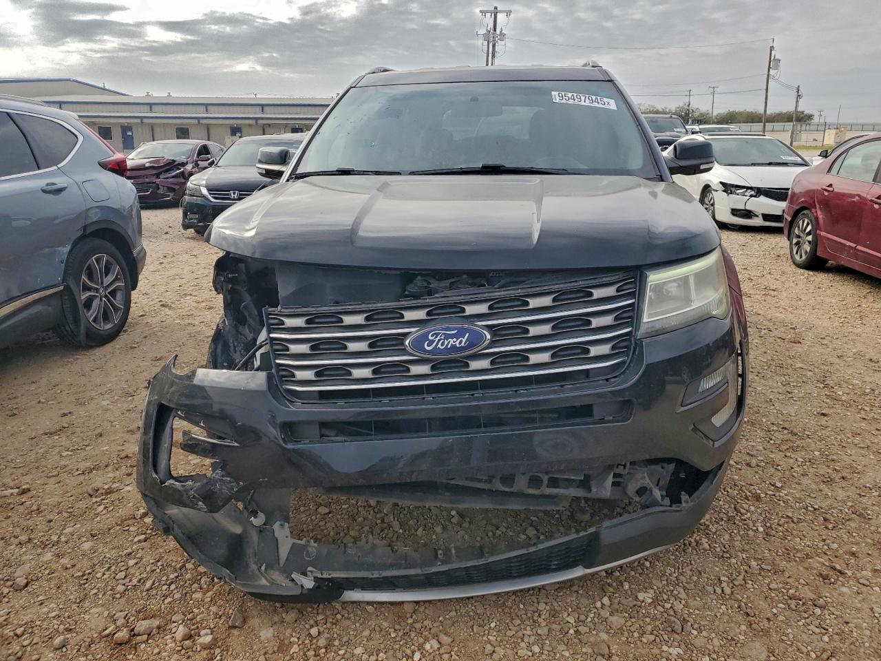 2017 FORD EXPLORER XLT photo 5