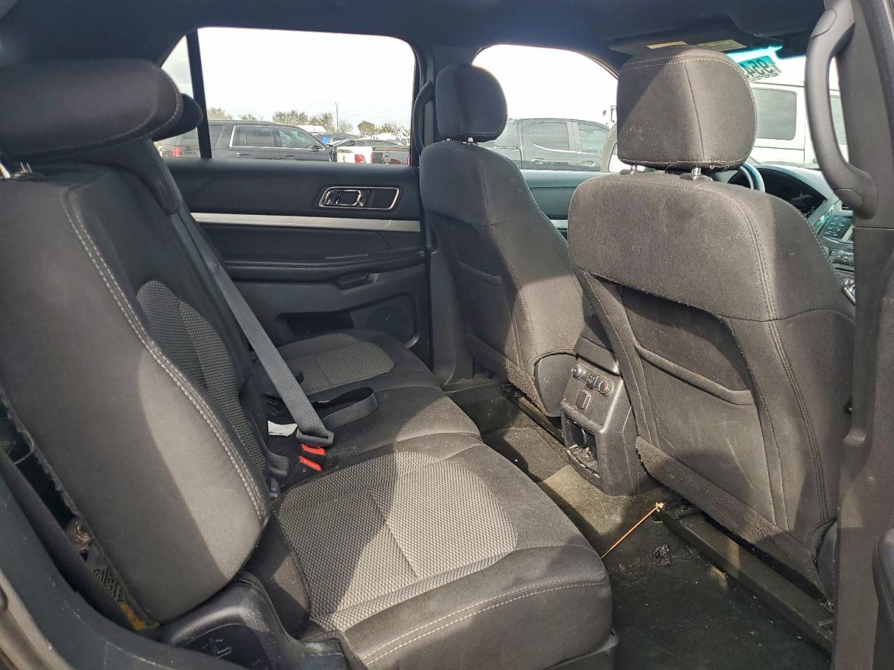 2017 FORD EXPLORER XLT photo 11