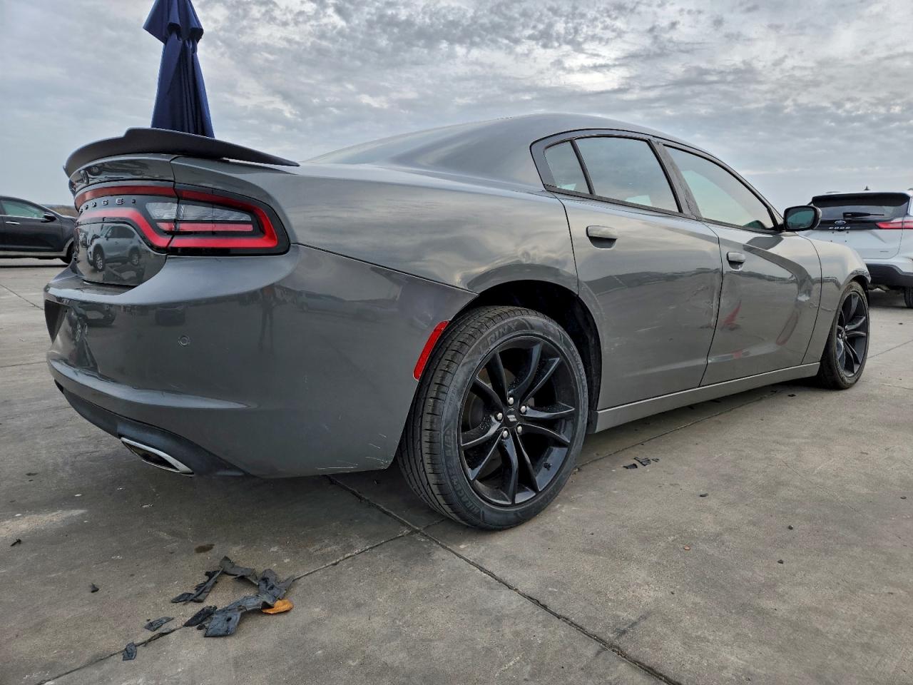 2018 DODGE CHARGER SXT photo 3