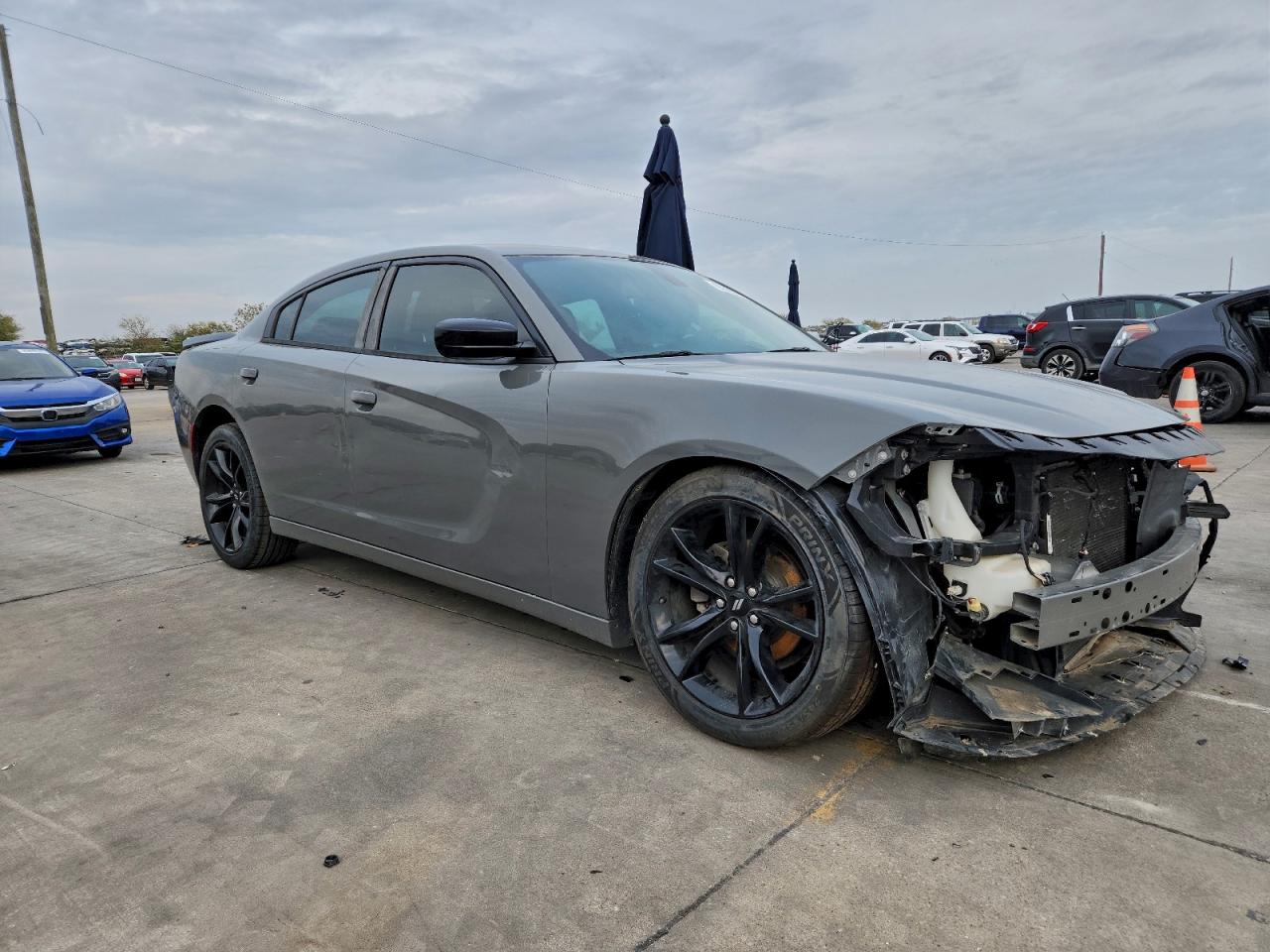 2018 DODGE CHARGER SXT photo 4