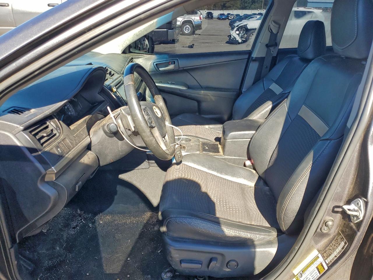 2012 TOYOTA CAMRY SE V6 photo 7