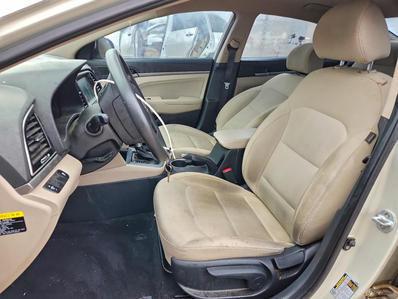 2017 HYUNDAI ELANTRA SE photo 13