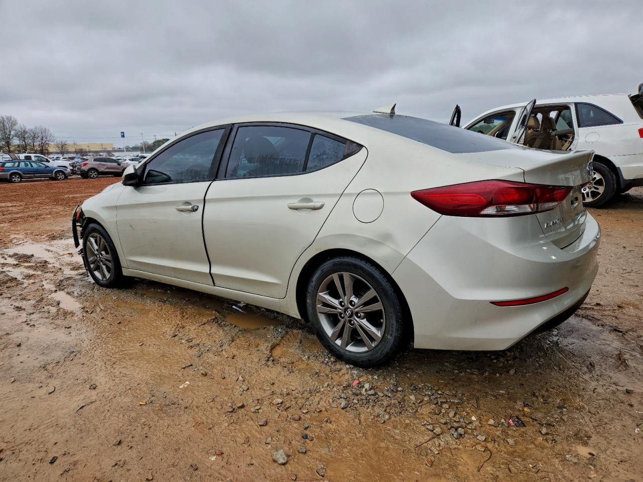 2017 HYUNDAI ELANTRA SE photo 3
