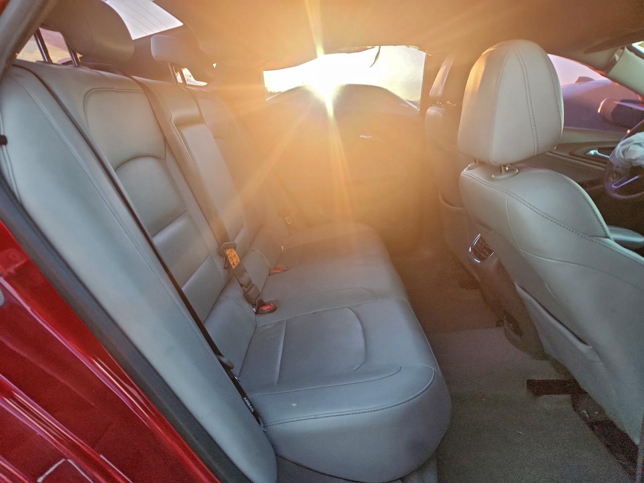 2017 CHEVROLET MALIBU LT photo 28