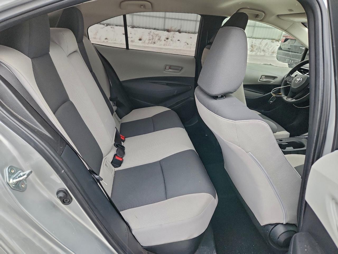 2025 TOYOTA COROLLA LE photo 10