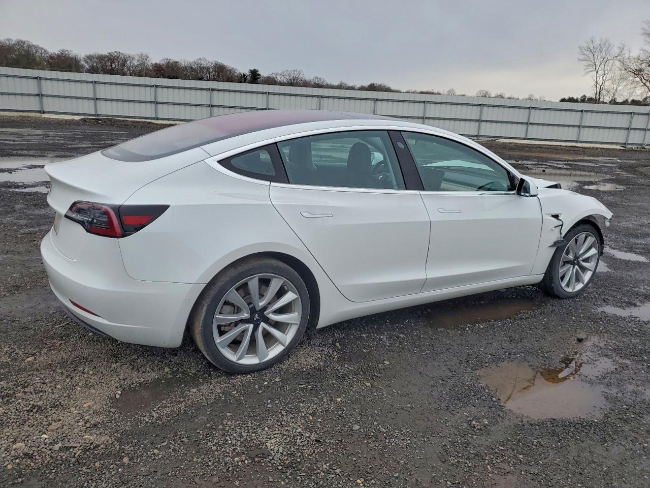 2018 TESLA MODEL 3 photo 5