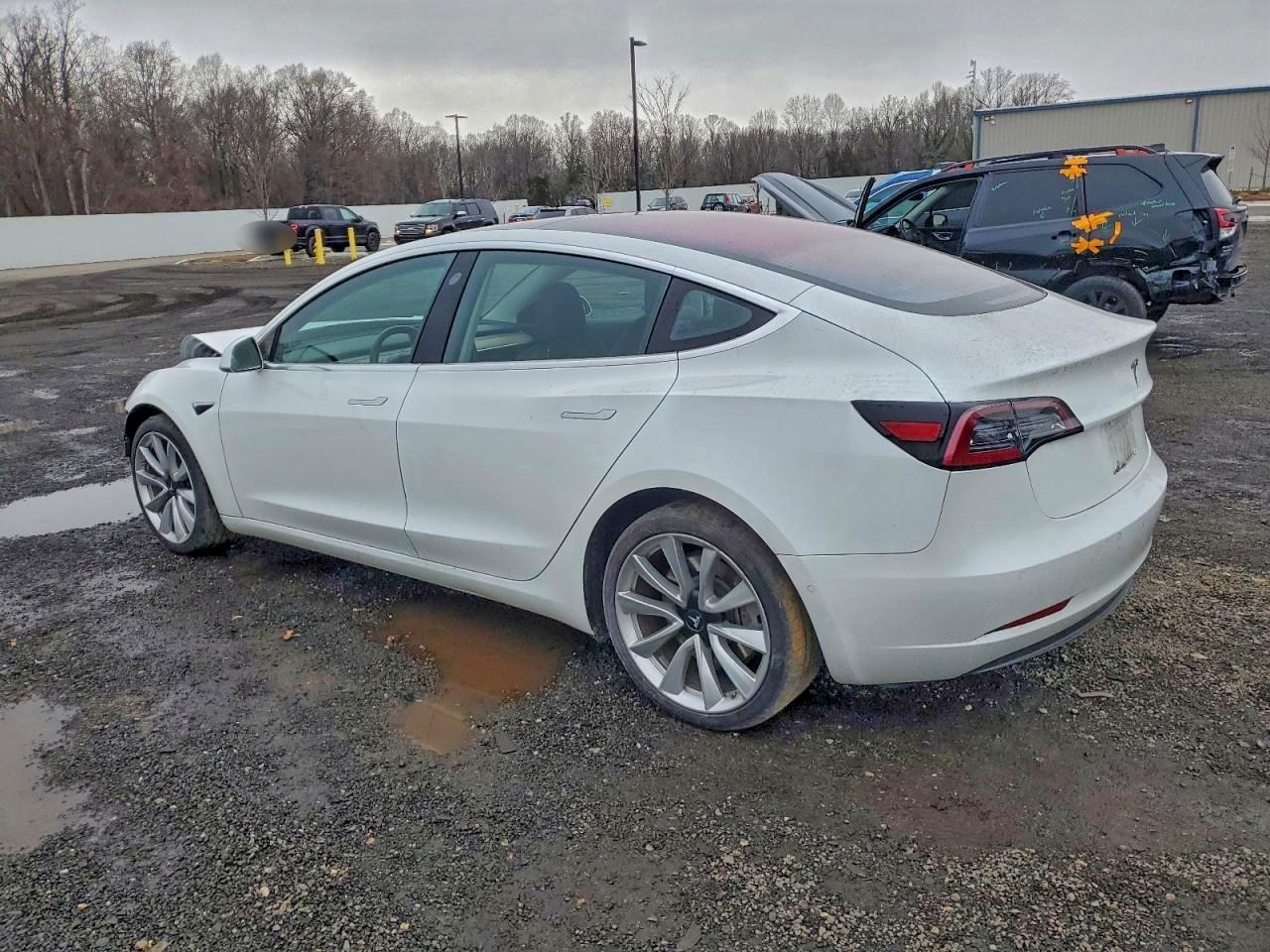 2018 TESLA MODEL 3 photo 3