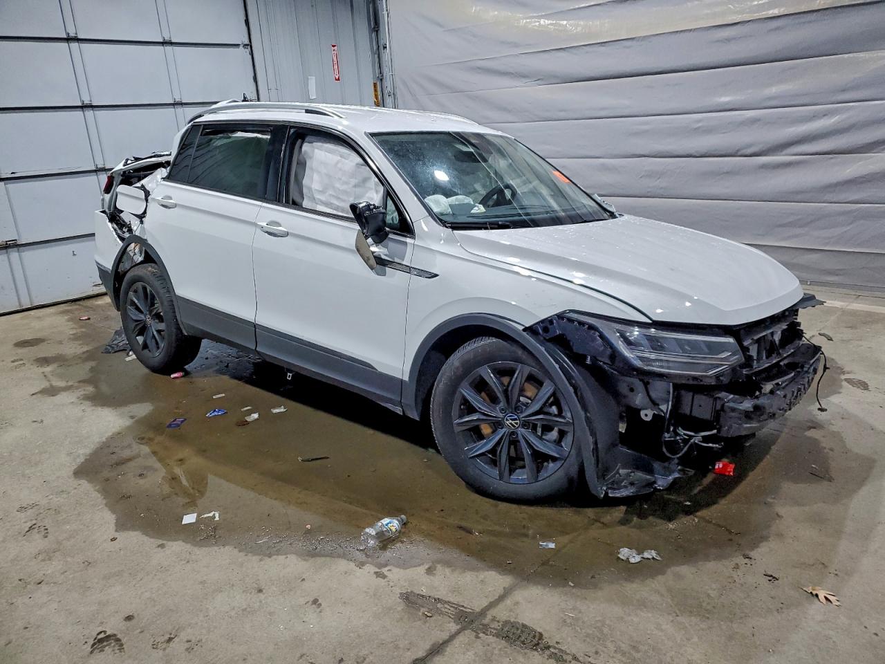 2024 VOLKSWAGEN TIGUAN SE photo 4